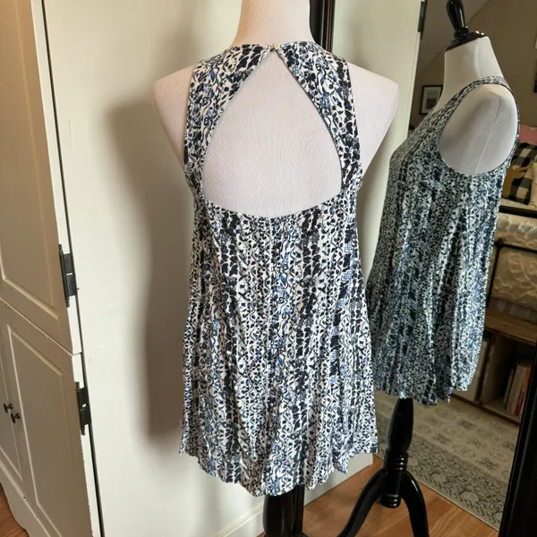 Abercrombie Small Sleeveless Dress - Image 4