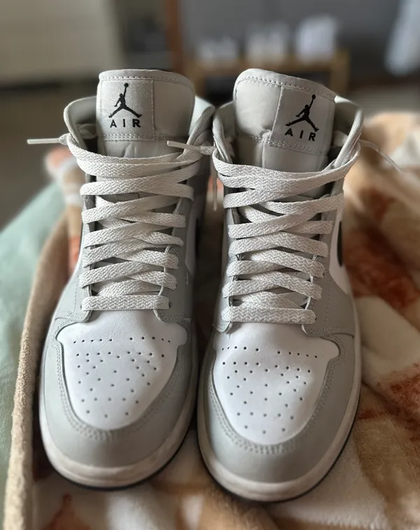 Nike Jordan 1 Mid Smoke Grey - Image 2