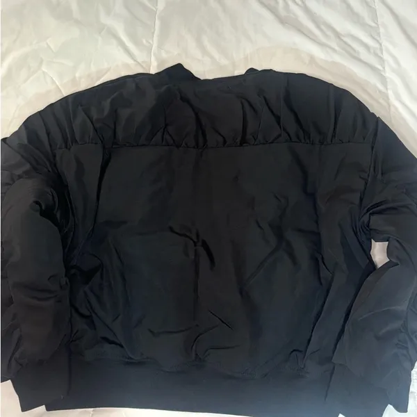 Black puffy bomber jacket forever 21  - Image 3