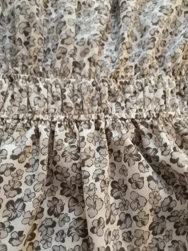 Nine West XS Gray Floral Peasant Top 90's Vibe - Image 4