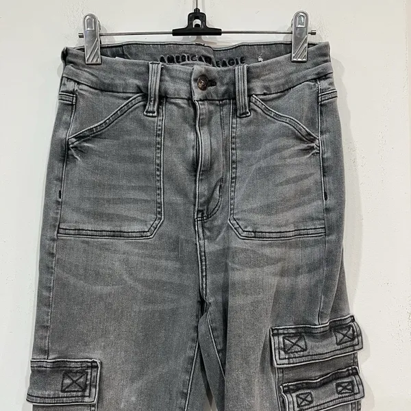 American Eagle Women’s Gray Next Level Stretch Cargo Pants 6 Short Utility - Image 2