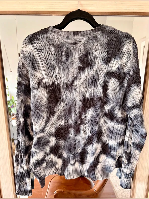 Anthropologie Pilcro Joni Blue Gray Tie Dye Cable Knit V Neck Sweater Size XS - Image 4