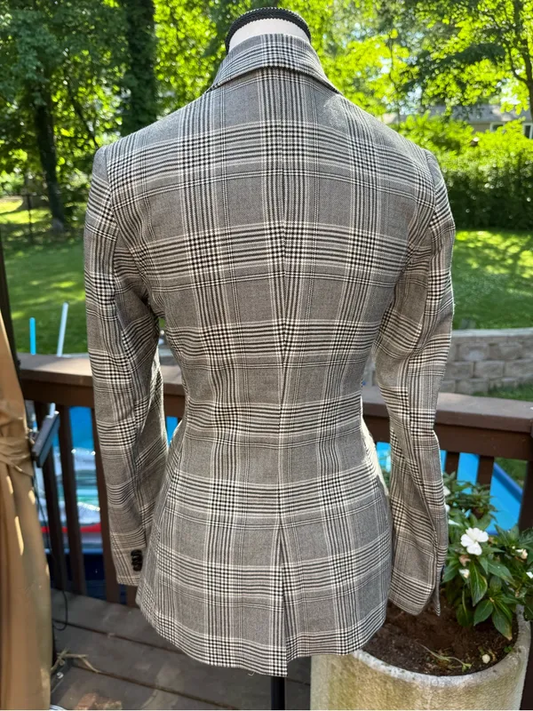H&M Gray Plaid Blazer - Tailored Single-Button - Image 5