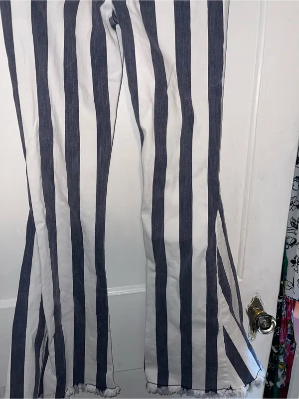 Saints & Hearts Striped High-Waist Flared White & Navy Jeans - Sz Small - Image 4