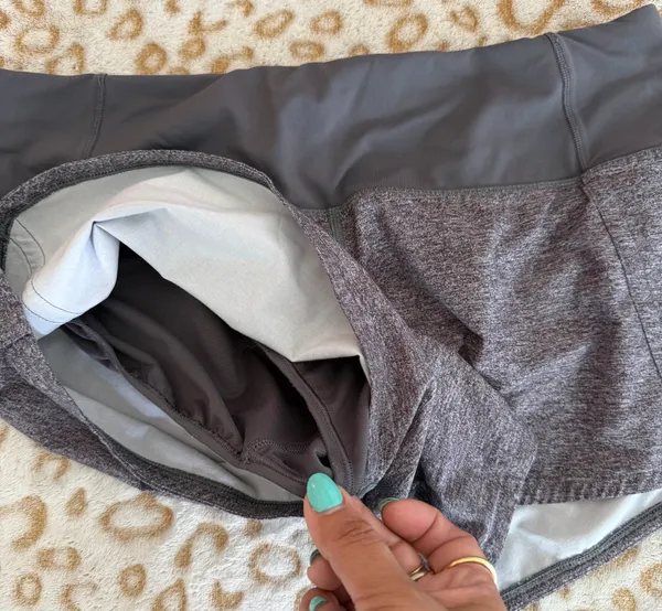 Lululemon Athletic Running Shorts Gray Lined 4" Inseam Women's Size: 6 - Image 9