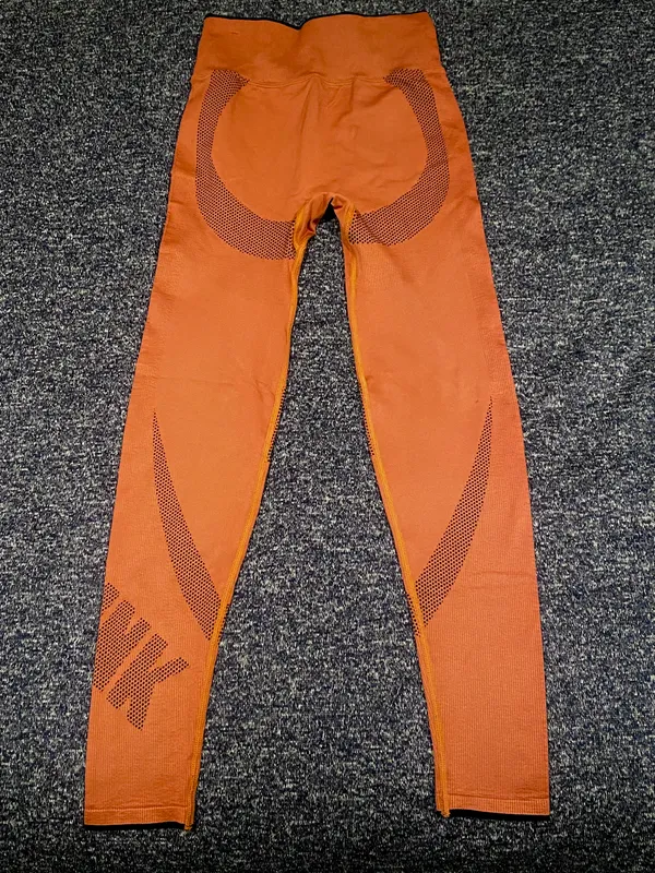 Victoria's Secret Pink Active Rust Leggings Small - Image 3
