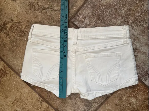 White Hollister Shorts - Image 3