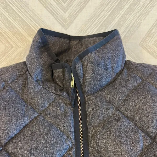 J. Crew Factory Women's Quilted Gray Vest - Size L - Image 3