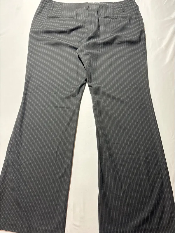 Old Navy Pinstripe Black Dress Pants Size 16 - Business Chic - Image 9
