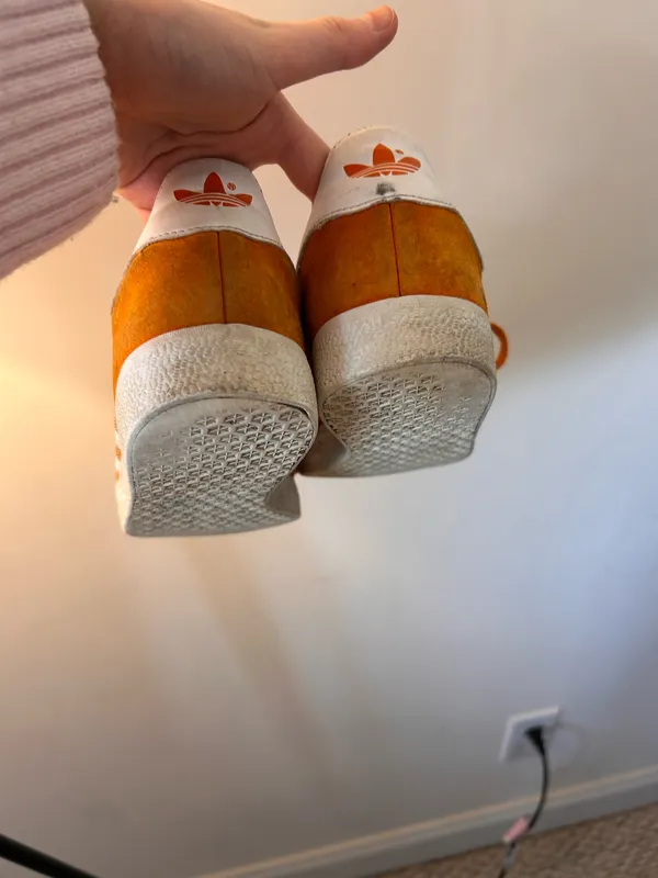 Adidas Classic Shoes Women’s Orange Size 8 - Image 3