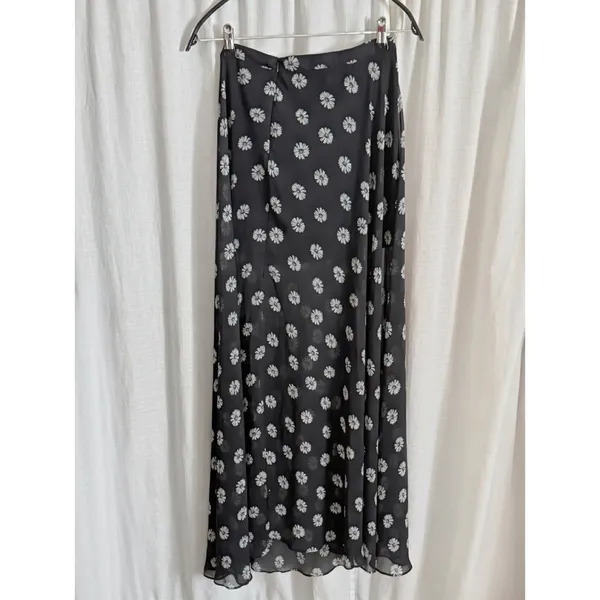Forever 21 sheer midi skirt Size M Build in slip comes 13 inches down from waist slits on both sides No stretch, slide zipper - Image 3