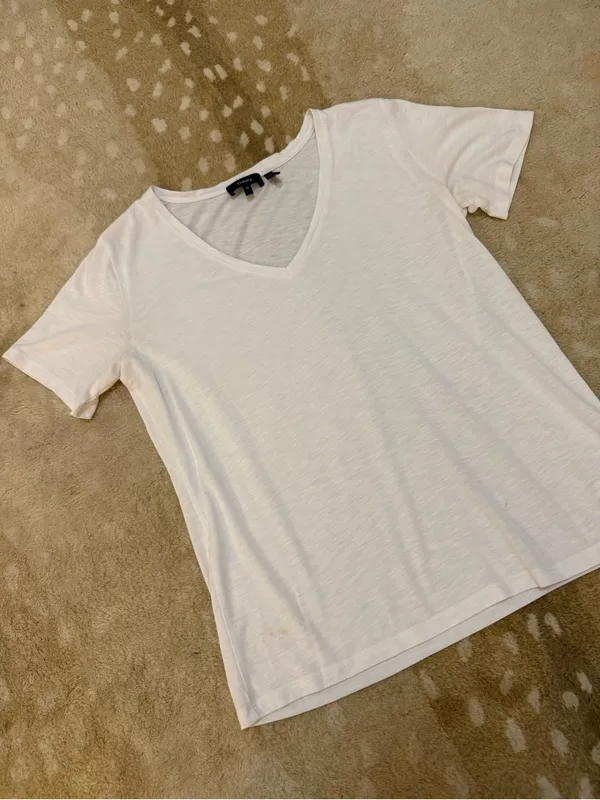 Theory White V-Neck Short Sleeve Tee Size Medium Modal Cotton Blend - Image 4