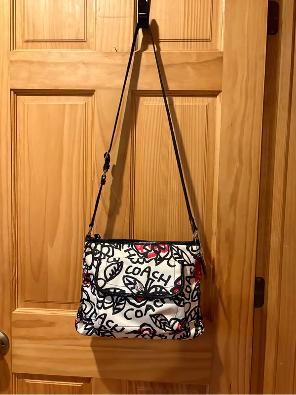Coach Poppy Graffiti Floral Shoulder Crossbody Bag Black White Red/Pink Vintage - Image 2