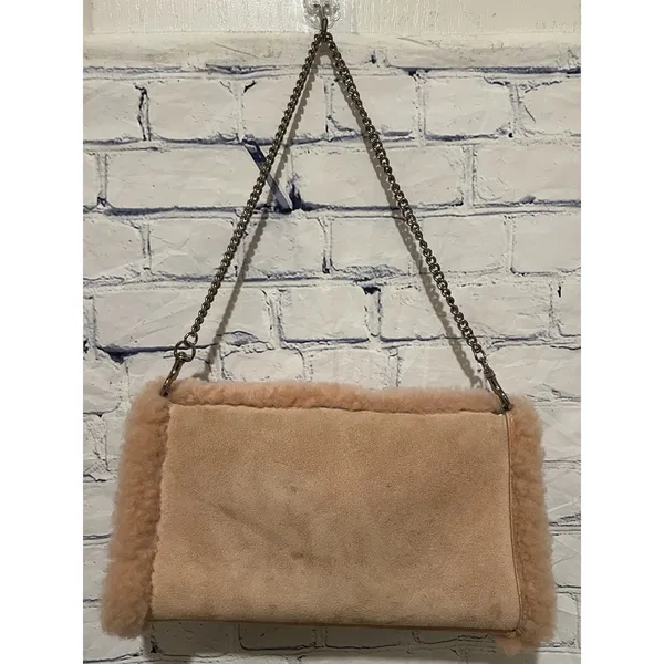 UGG Australia pink sheepskin shoulder bag With Hand Muff Opening - Image 4
