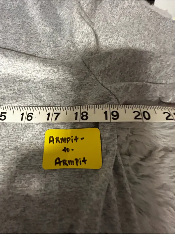 Gray 'We the People' 1776 Graphic Tee Size M - Image 3
