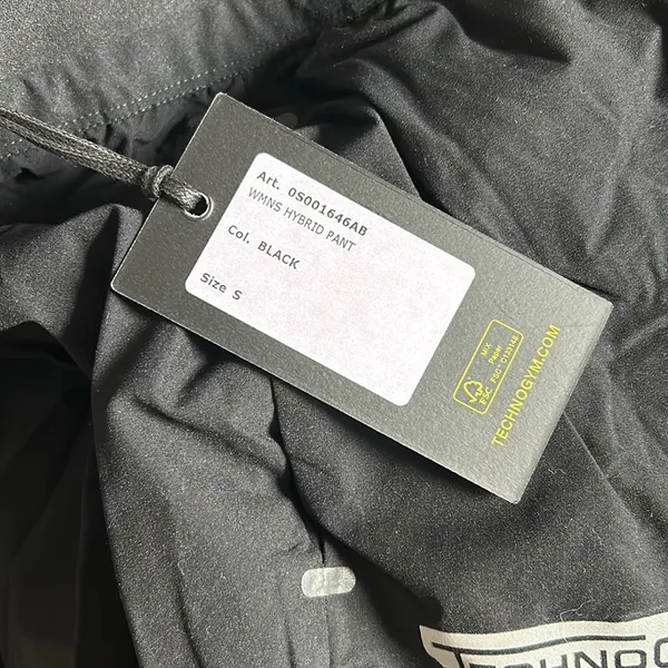 Technogym woman’s hybrid pant in black - Image 9