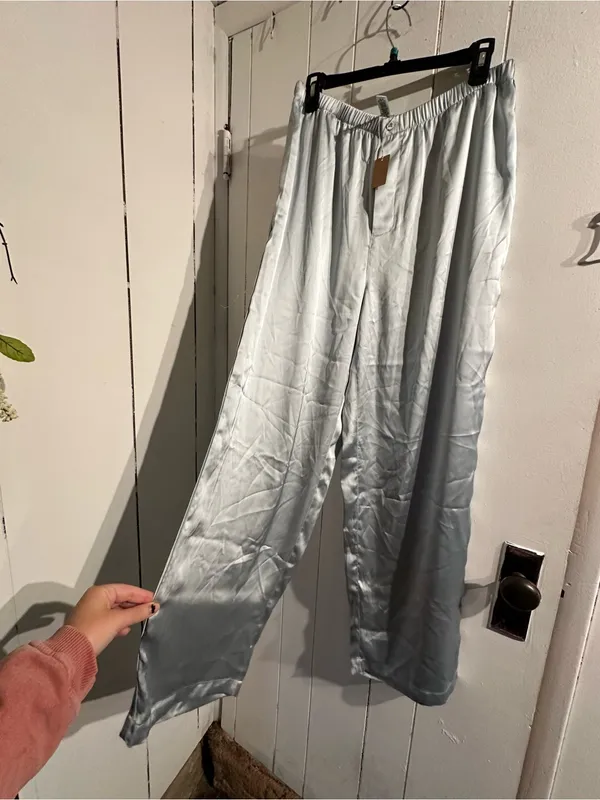 SKIMS NWT Satin Light Blue women’s Satin Lounge Pants - Image 2