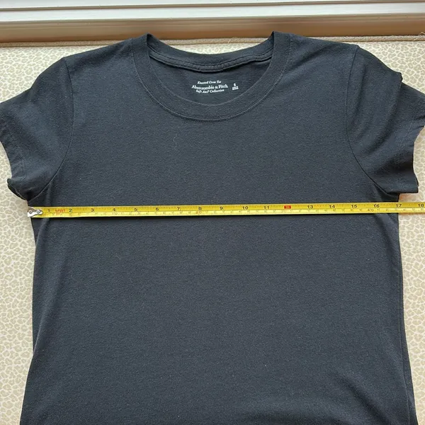 Abercrombie & Fitch Soft A&F Collection Black Fitted Short Sleeve Tee size S - Image 8