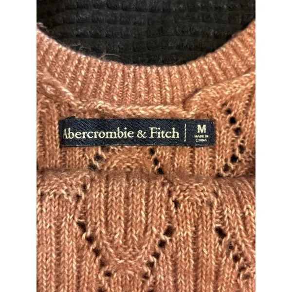 Abercrombie & Fitch Rose Knit‎ Sweater Scoop Neck Long Sleeve Size M Logo Soft - Image 4