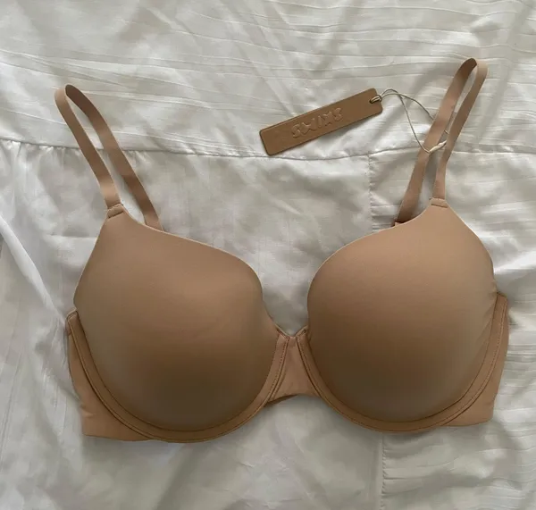 SKIMS fits everybody tshirt demi bra - Image 4