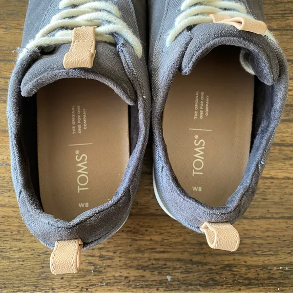 Toms Cabrillo Charcoal and Tan women’s Sneakers size 8 - Image 4