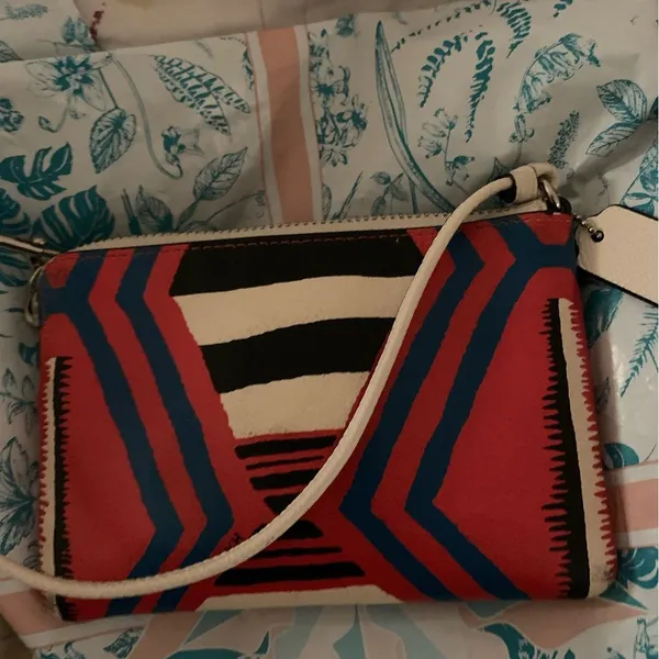 Rare‎ coach firedance wristlet - Image 2