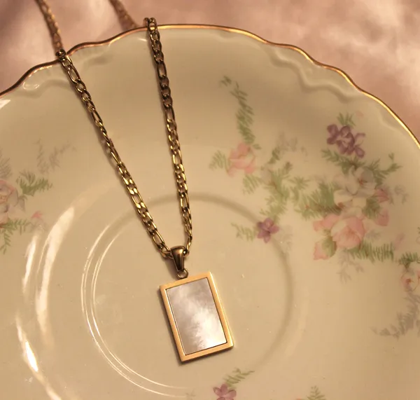 18k gold plated figaro chain with mother of pearl rectangle pendant - Image 3