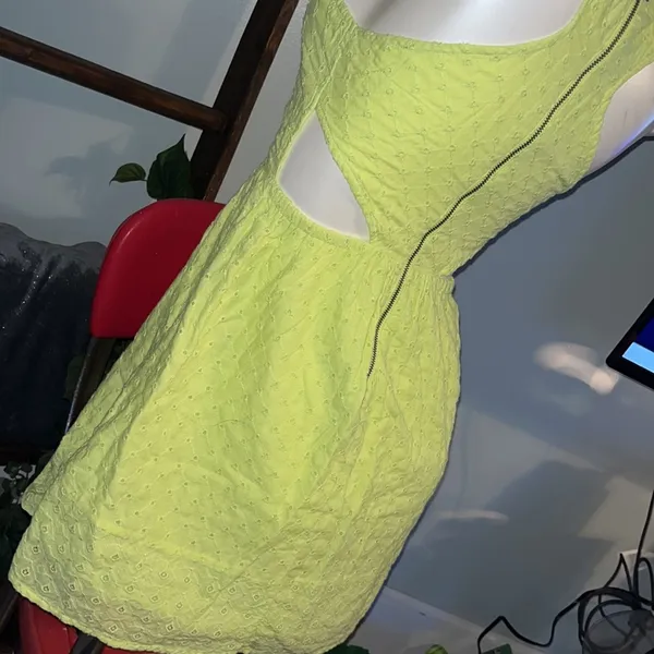 AMERICAN EAGLE pastel neon yellow cutout dress - Image 4