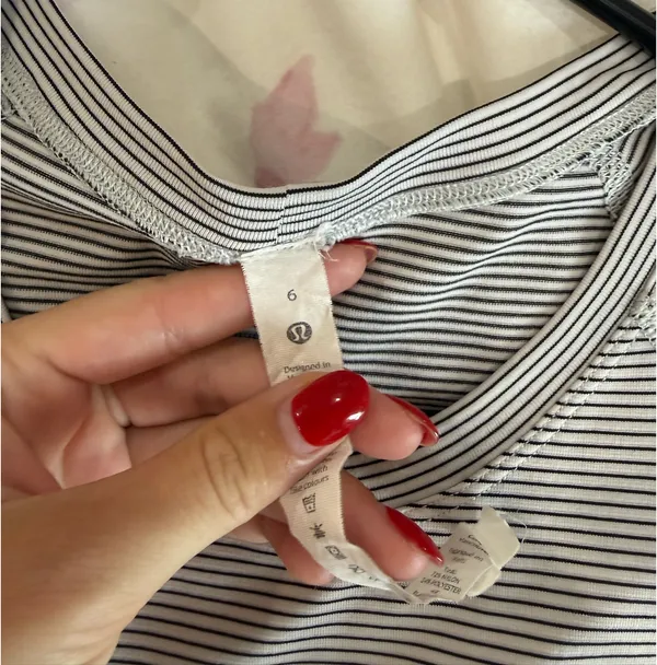 Black and white strip Lululemon swiftly tech - Image 2