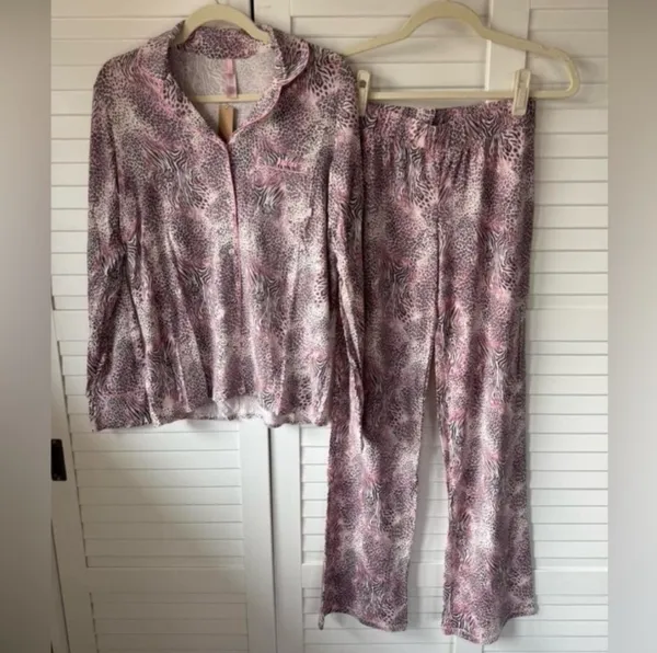 SKIMS Pajama Set - Image 2