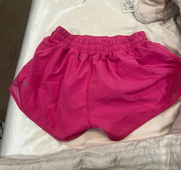Lululemon Hotty Hot Short 2.5” Sonic Pink - Image 2