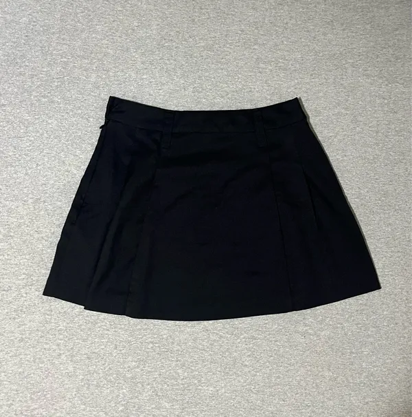 🕋 H&M Divided Black Mini Skirt - Image 2