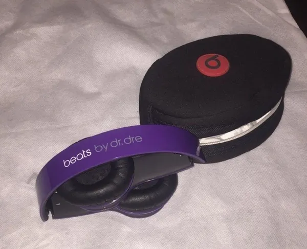 Beats by Dre purple solo HD headphones ear buds - Image 4