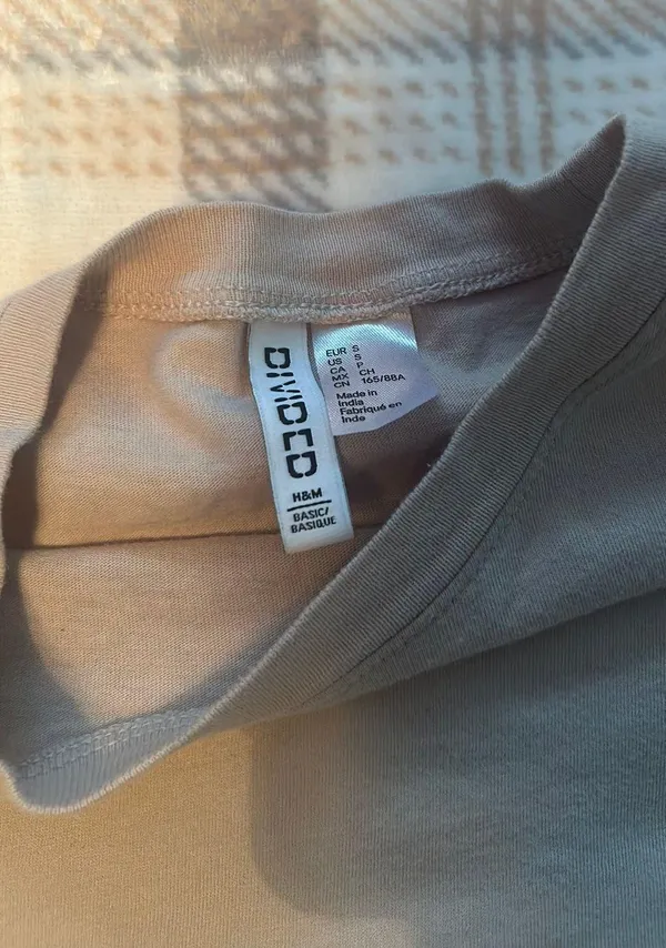 H&M cropped t shirt - Image 2