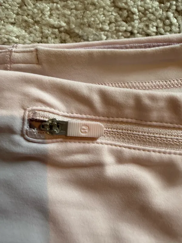 Lululemon Shorts Hot 4" High-Rise pink - Image 3