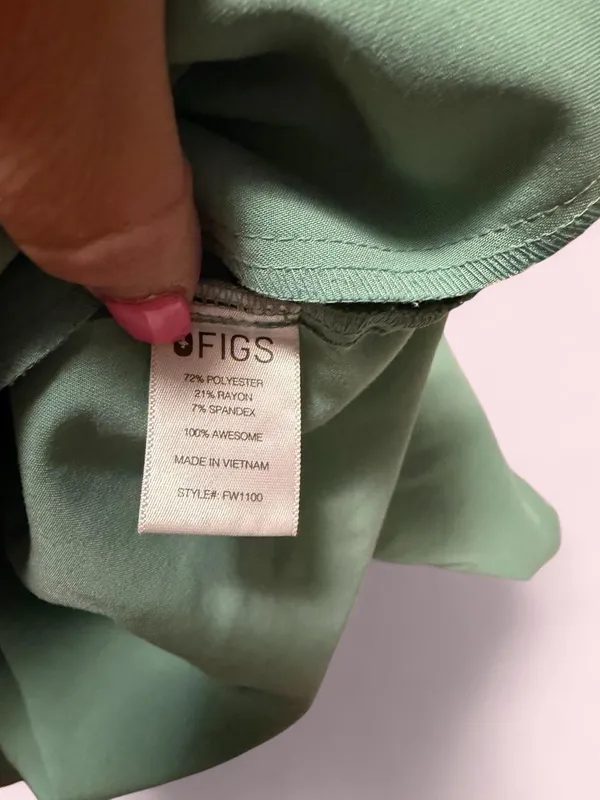 Figs Women's Green V-Neck Scrub Top - Image 4