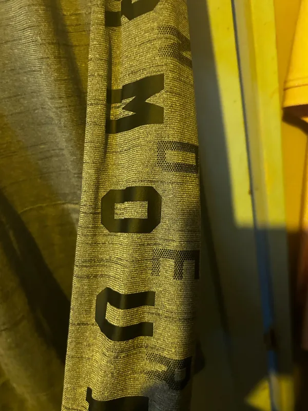 Under Armour men’s shirt - Image 3