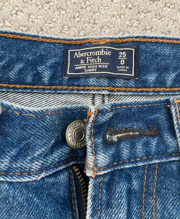 Abercrombie High Rise Dark Wash Short - Image 4