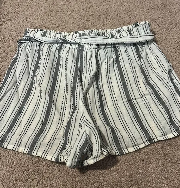 Planet Gold Linen Beach Short - Image 3