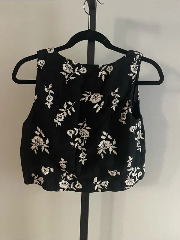 Abercrombie Linen Blend Embroidered Square neck Top Size Small - Image 3