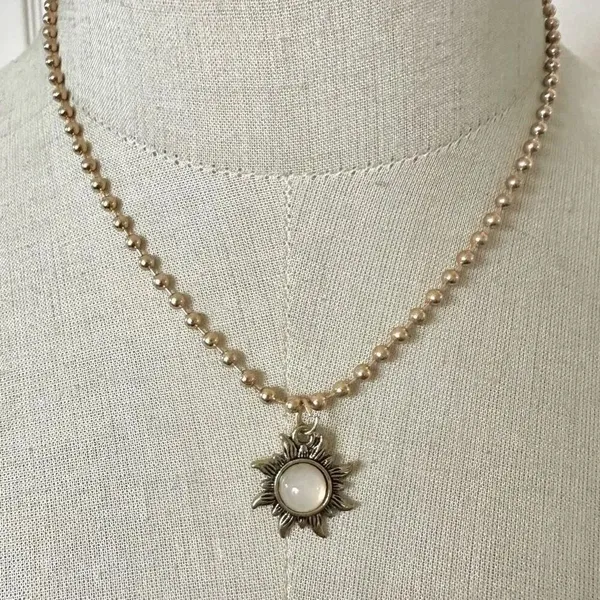 Gold tone sun pendant necklace - Image 2