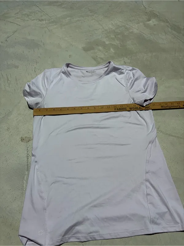 Athleta Women’s Short Sleeve Tee - Light Lavender medium - Image 4