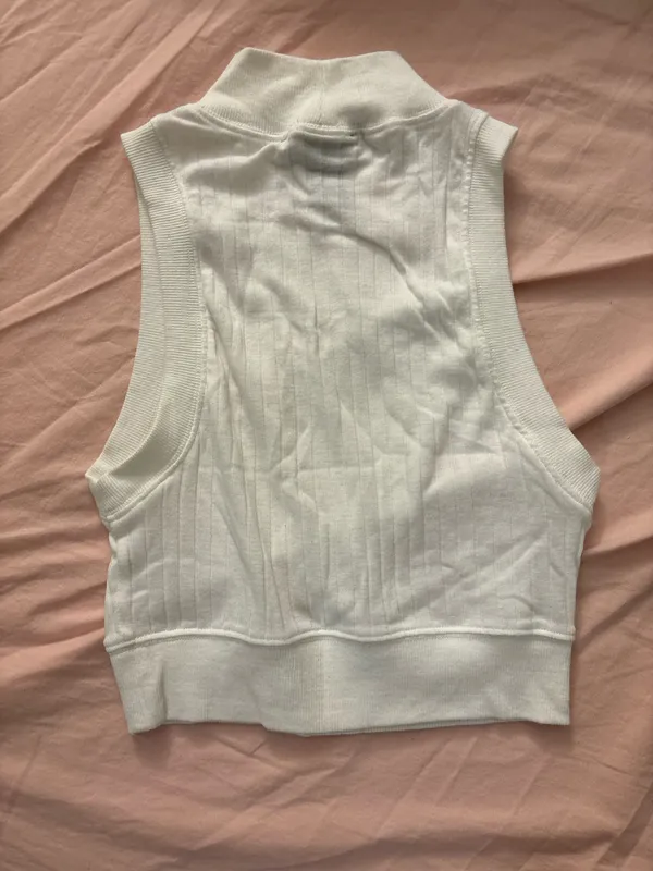 Forever 21 white mock neck sleeveless crop top - Image 2