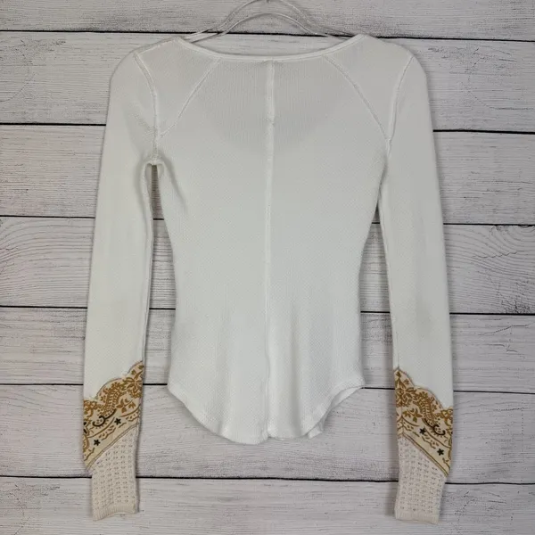 Free People We The Free Bandana Cuff Top Cream Scoop Neck Paisley‎ Thermal Sz XS - Image 6