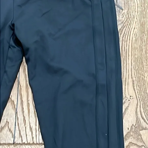 Fabletics like new medium jogger pants with‎ pockets - Image 2
