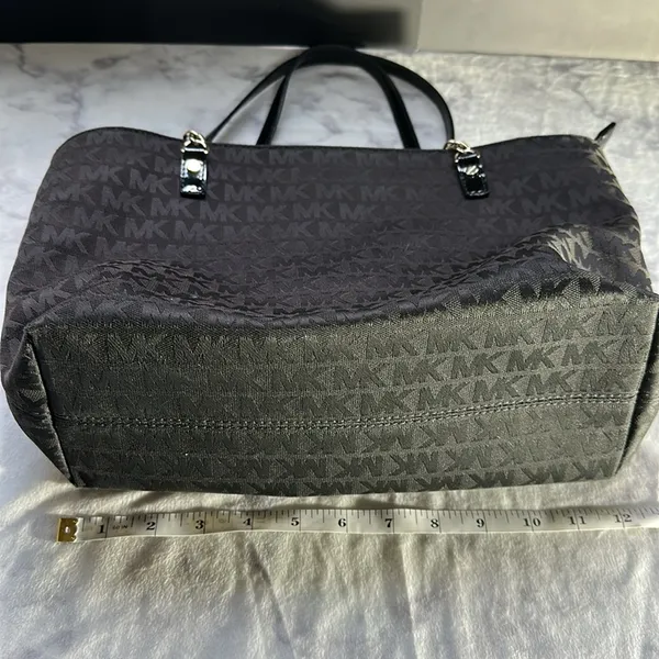 MICHAEL KORS Jet Set Chain Tote - Image 10