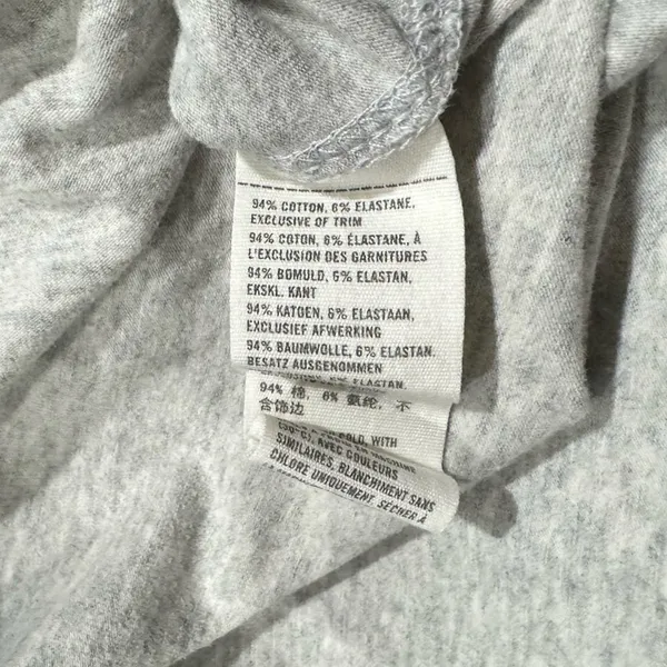 Abercrombie and Fitch Grey Pocket Tee Women’s Medium - Image 4
