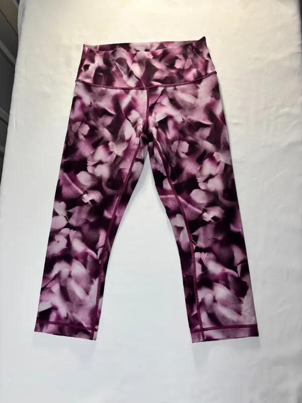Lululemon Cropped Leggings Size M - Image 2