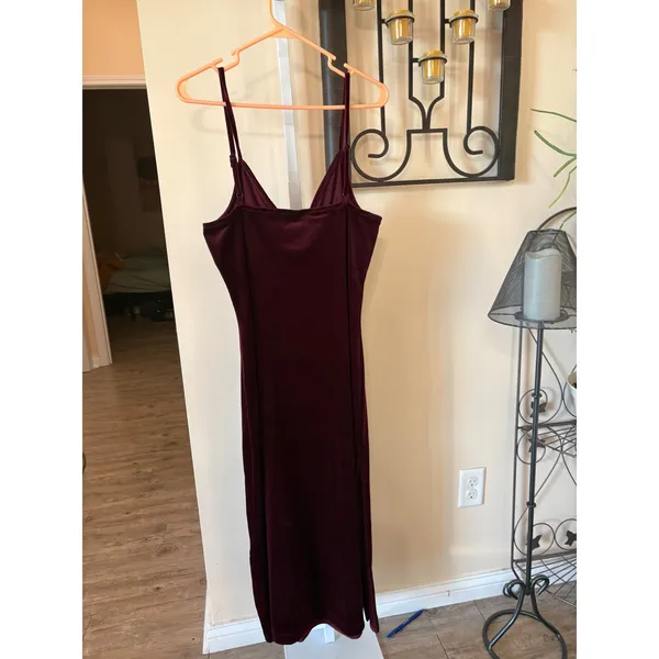 Band of the Free Women Burgundy Velvet Midi Dress V-Neck Pleated Bust Size L - Image 8
