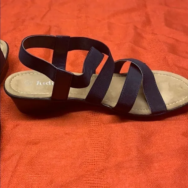 🔥5/20🔥 Judith Strappy Sandals Sz 7.5 NWOT - Image 2